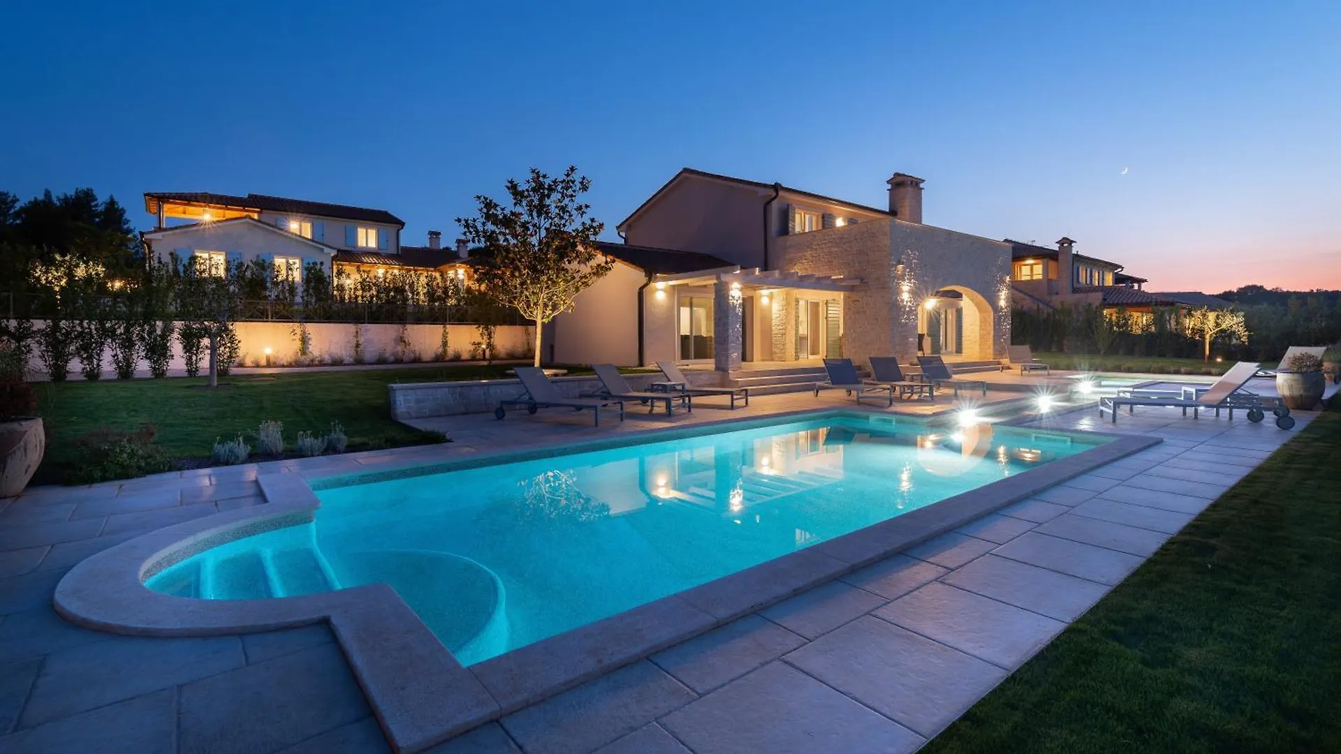 Mirana Luxury Villas location